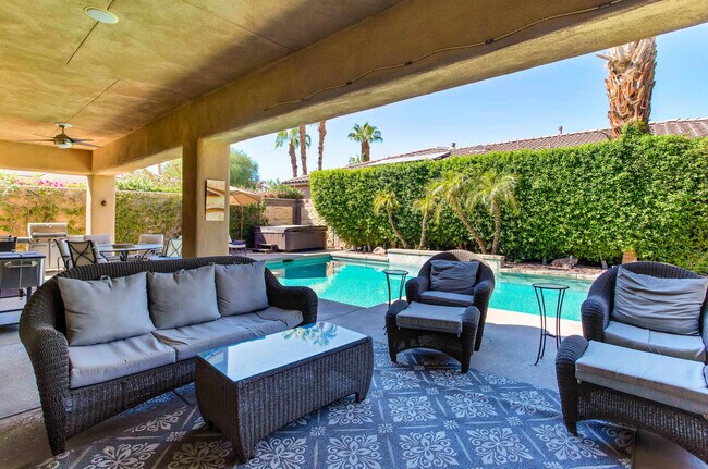 Building Photo - 36350 Artisan Way