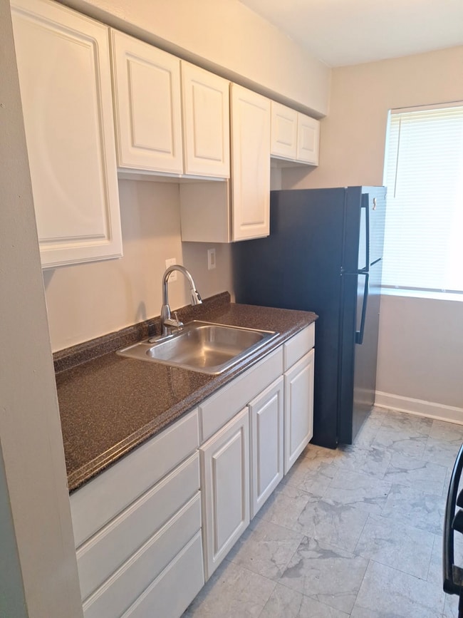 Foto del edificio - 2026 Move-In Special – $500 LEASE SIGNING BONUS!! Top-Floor 2-Bedroom Condo in Southwest DC – Rem...