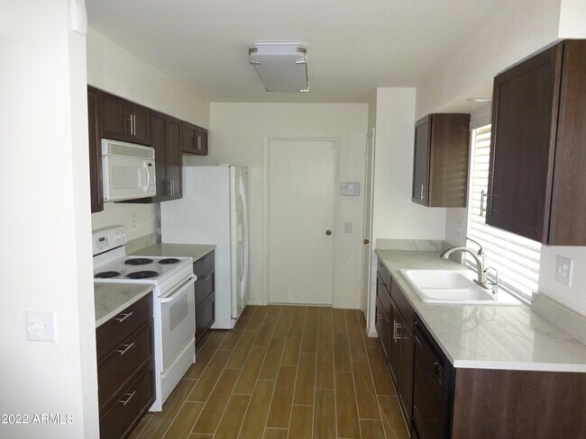 Foto del edificio - 9930 W Oak Ridge Dr
