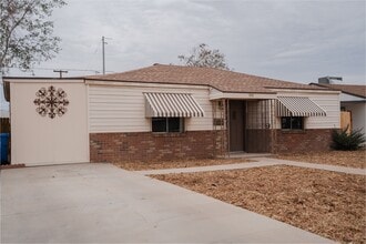 Building Photo - 1410 W Clarendon Ave