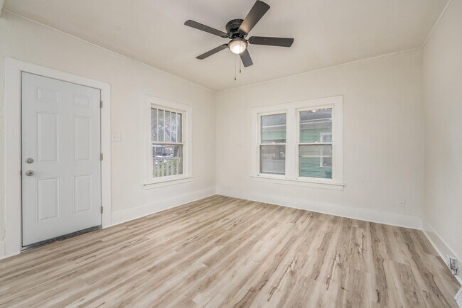 Foto del edificio - 1328 S Greenwood Ave