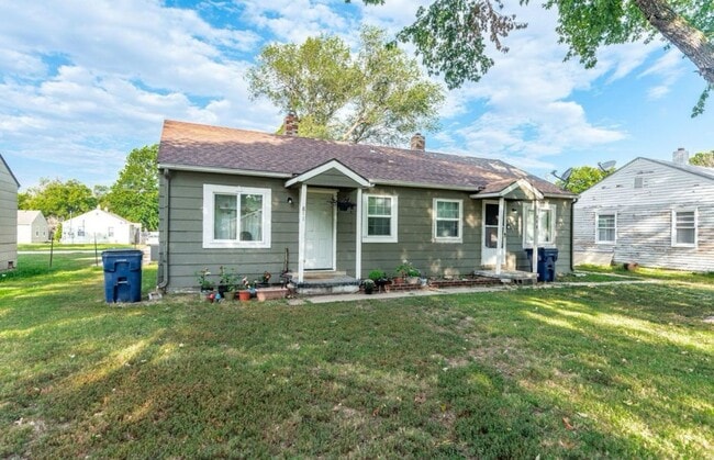 Building Photo - 809 S Terrace Dr