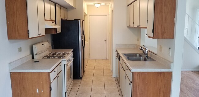 Foto del edificio - 225 Teak Ln