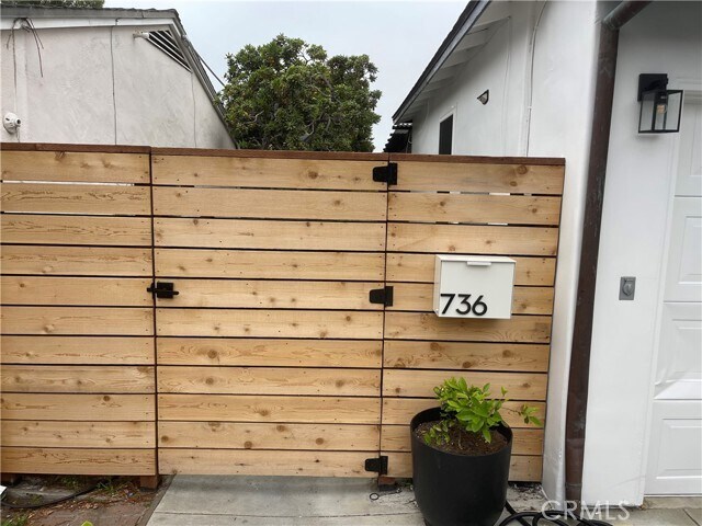 Foto del edificio - 736 Griffith Pl