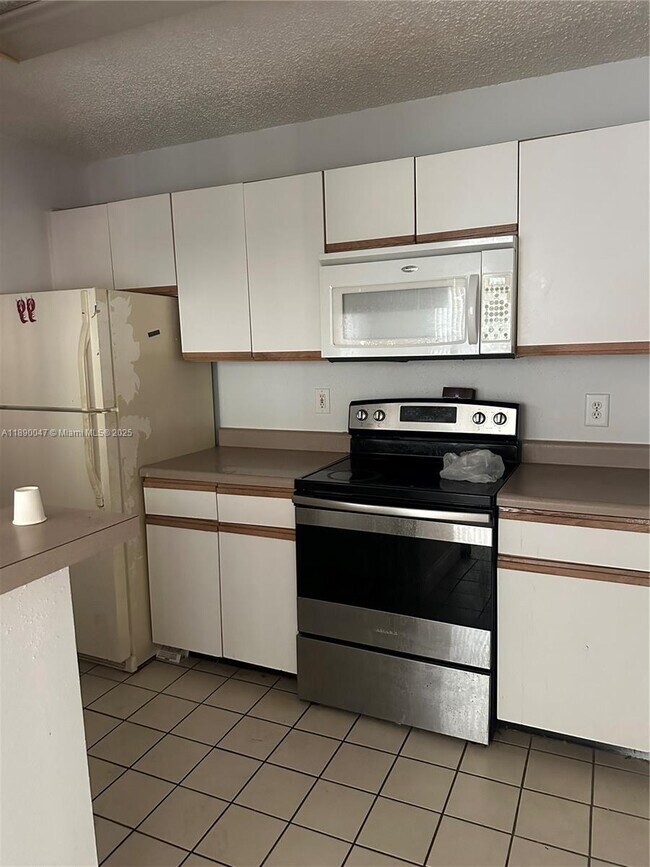 Foto del edificio - 4005 W McNab Rd