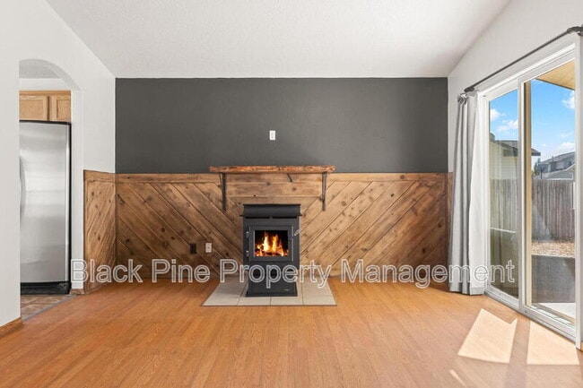 Building Photo - 43 S Newberry Way