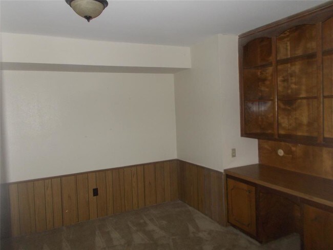 Building Photo - 355 N Post Oak Ln