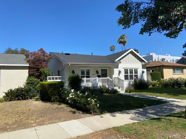 Building Photo - 4470 Stansbury Ave