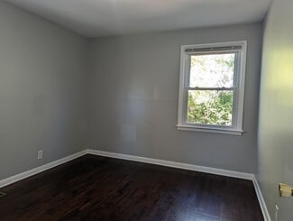 Building Photo - 2400 Hammond Dr