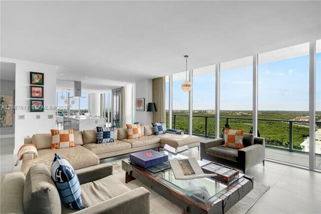 Foto del edificio - 330 Sunny Isles Blvd