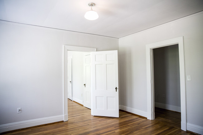 One Bedroom Living Room - Historic Boylan Apartments