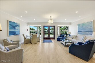 Building Photo - 2750 Gulf Shore Blvd N