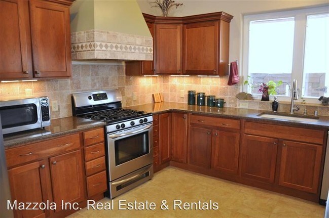 Building Photo - 3 br, 2 bath House - 25 Colella Rd