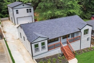 Building Photo - 720 N Parkwood Rd