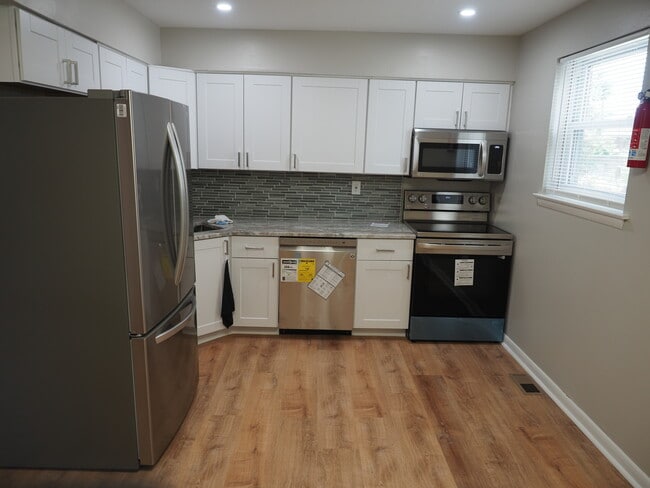 Kitchen - 113 Conard Ave