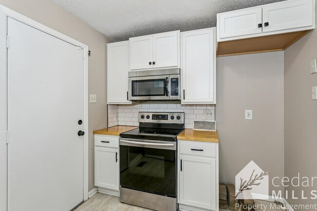 Foto del edificio - 4 Bedroom w/ a Basement!