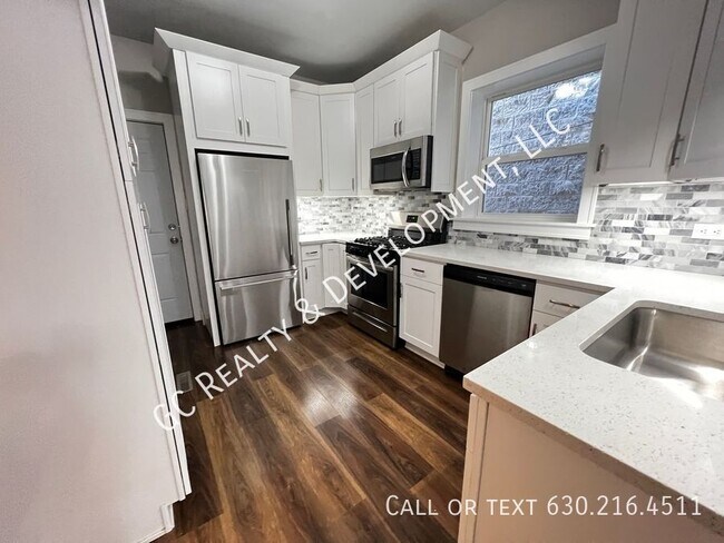 Foto del edificio - 1439 N Artesian Ave