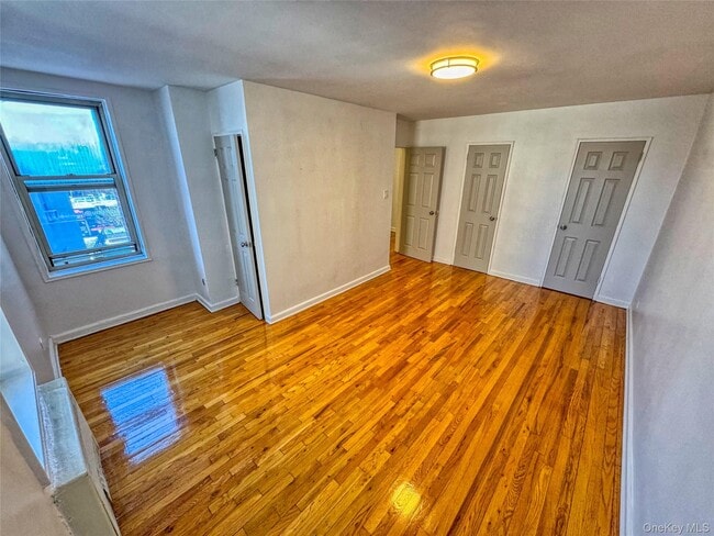 Foto del edificio - 67-25 Dartmouth St