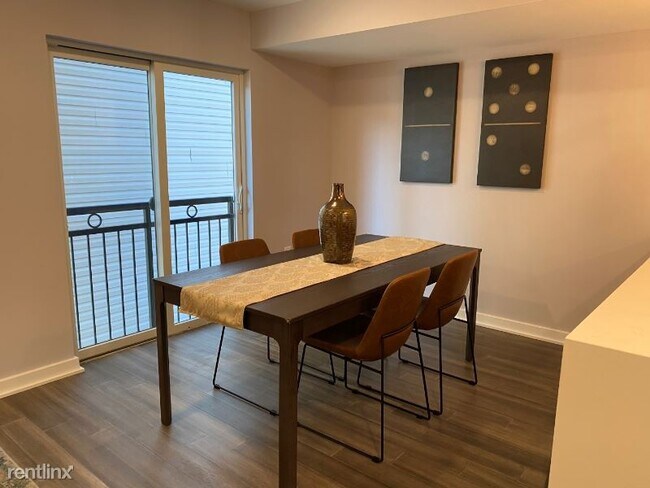 Building Photo - 3 br, 3 bath Townhome - 2006 Brown St