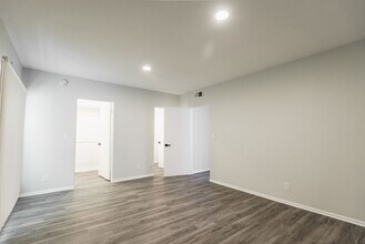 Interior Photo - 1527 Veteran Ave
