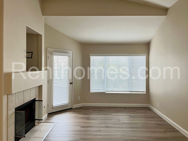 Foto del edificio - 11881 Spruce Run Dr