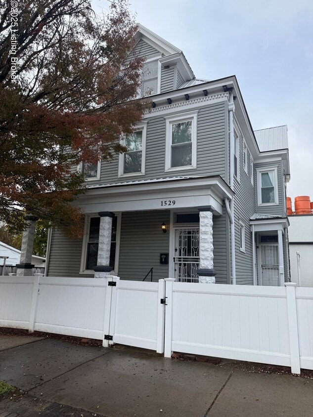 Foto principal - 1529 Christy Ave