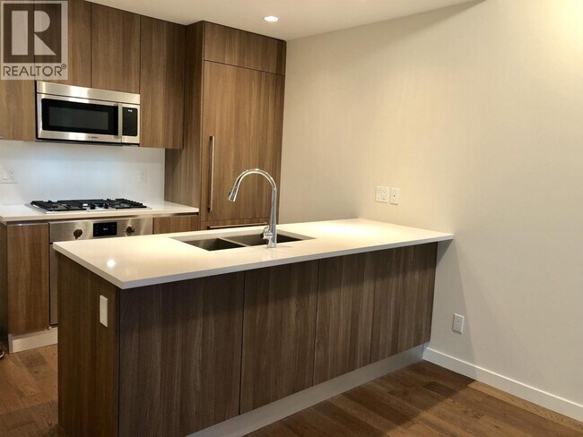 Photo du bâtiment - 2033 W 10th Ave