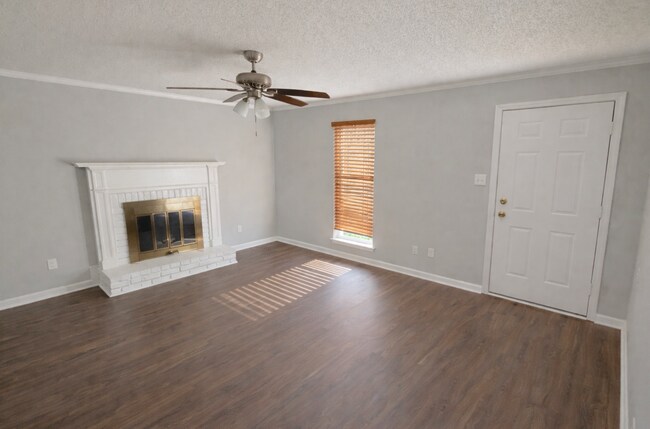 Building Photo - 6496 Frosty Leaf Dr