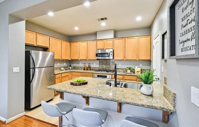 Building Photo - Hayward Eden Shores 3 Bedroom 2.5 Bath Jus...