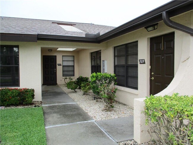 Building Photo - 3834 SE 11th Pl