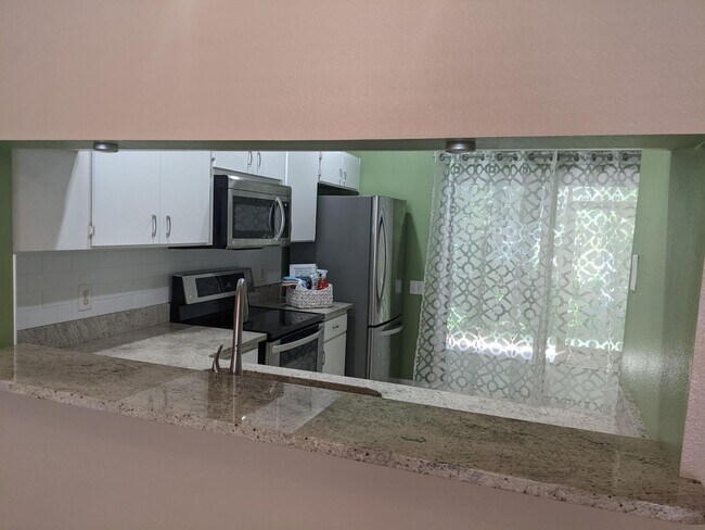 Foto del edificio - Beautiful 2 Bedroom, 2.5 Bath Townhome in Private Gated Community Of Hunter's Key In New Tampa