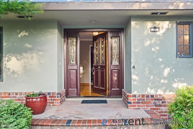 Building Photo - 4 br, 2.5 bath House - 4614 Norris Road, F...