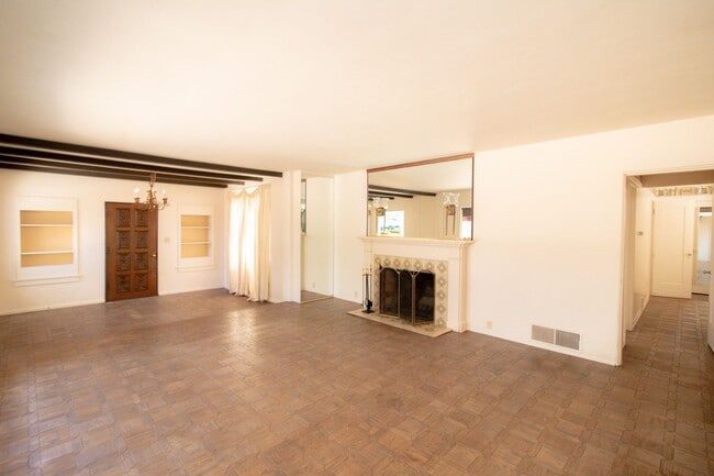 Building Photo - 1454 Pacific St