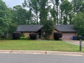 Building Photo - 127 Rolling Oaks Dr