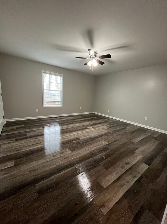 Foto del edificio - 1045 Dixie Plaza