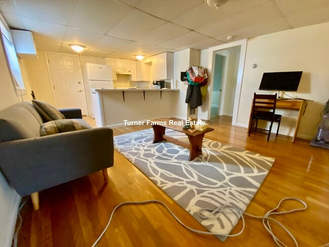 THE APARTNENT ラグマット　stabridge Forest Court - 16-19a Forest St Cambridge MA | Zillow