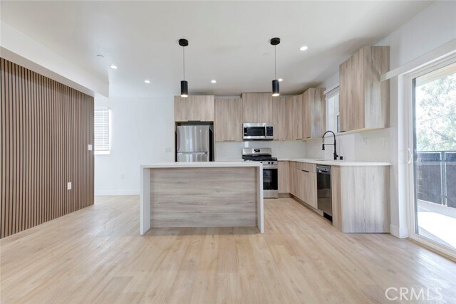 Foto del edificio - 5648 Cartwright Ave