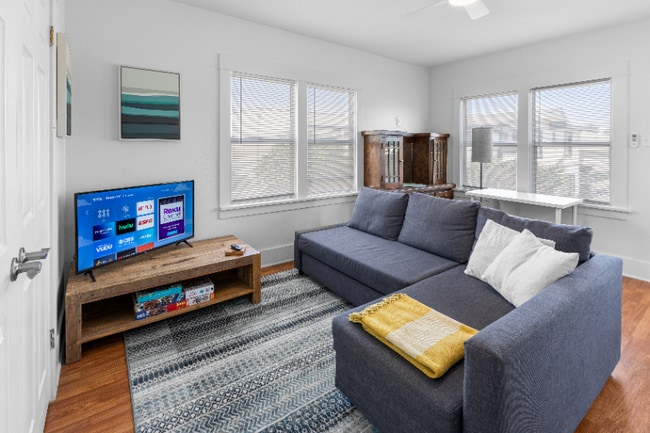 Photo - 1541 Linden Ave Apartment