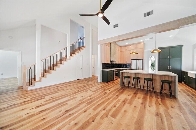 Foto del edificio - 6818 Amber Pine Ct