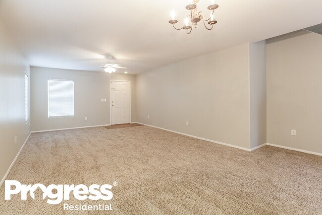 Foto del edificio - 4221 Cape Eagle Ave