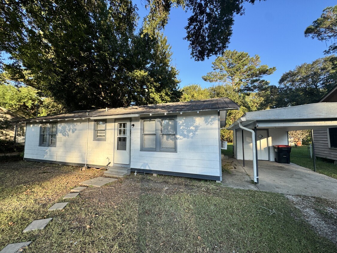 Foto principal - 110 N Pine St