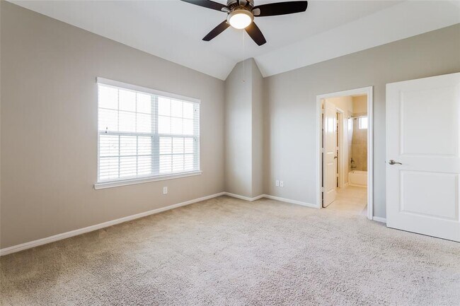 Building Photo - 6427 Upper Leaf Ct