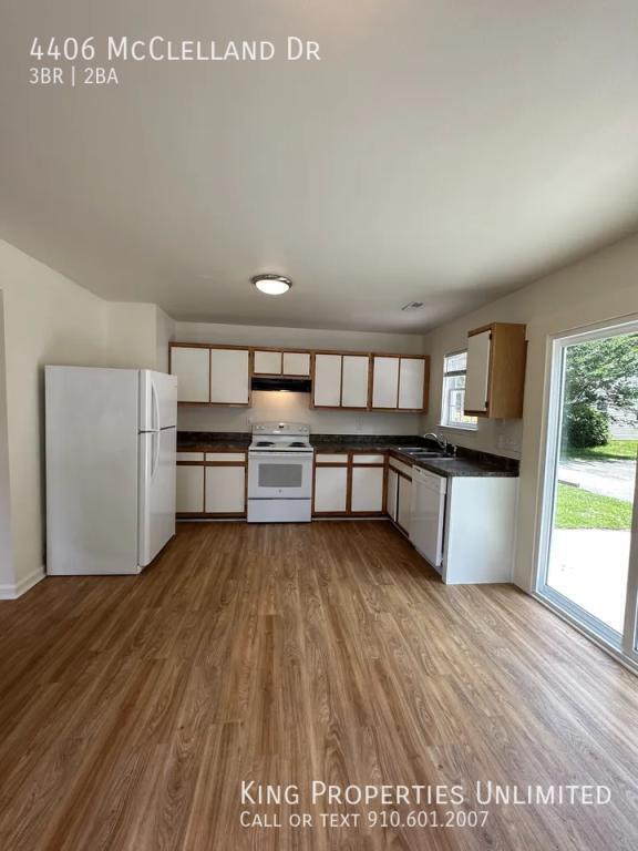 Building Photo - 4406 McClelland Dr