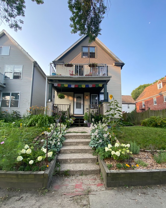 Front of house - 811 E Hadley St