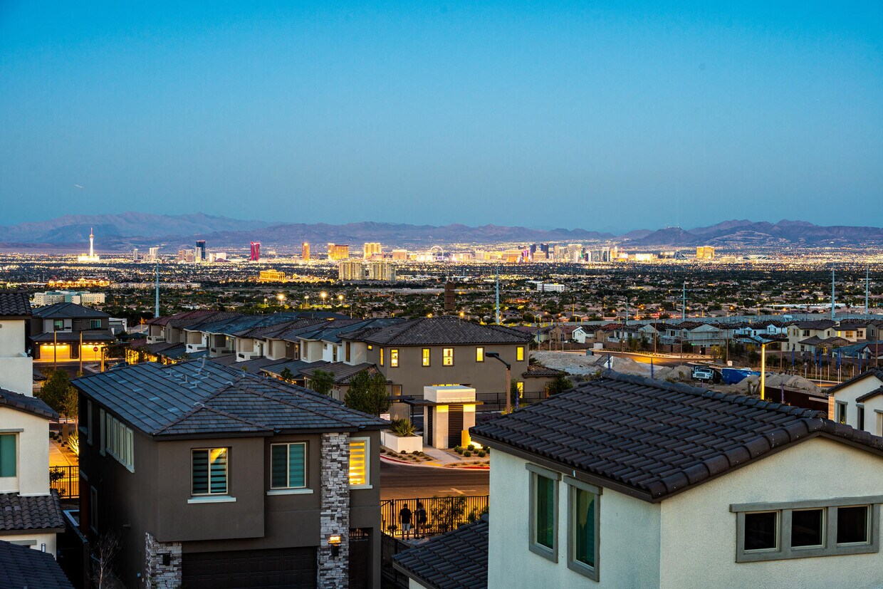 Foto principal - 11832 Dragontail Peak Ave