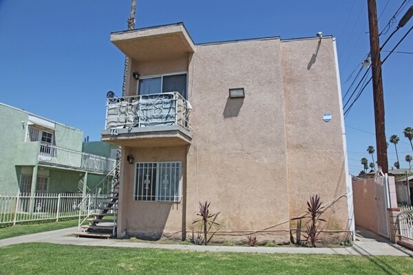 Foto del edificio - 443 E 81st St