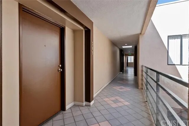 Foto del edificio - 7826 Topanga Canyon Blvd