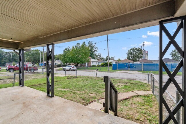Foto del edificio - Charming and remodeled 2 Bed | 1 Bath Home...