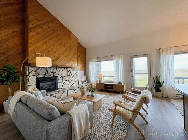 Building Photo - 35601 G St