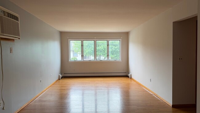 Living Room - 3 Franklin Ave